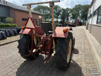 Tractor International 323