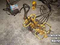 Diverse used spare-parts  Servo besturing van een S machine