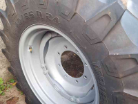 Wheels, Tyres, Rims & Dual spacers Trelleborg 440/65X24 99% TM 800
