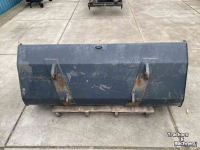 Front-end loader bucket / Front loader bucket  Voorladerbak euro, ca 2 meter breed, bak, grondbak