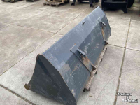 Front-end loader bucket / Front loader bucket  Voorladerbak euro, ca 2 meter breed, bak, grondbak