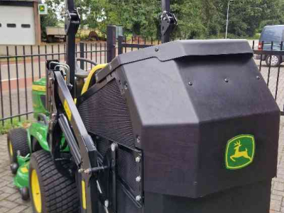 Ride-on mower John Deere X950R