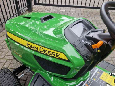 Ride-on mower John Deere X950R