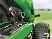 Ride-on mower John Deere X167R