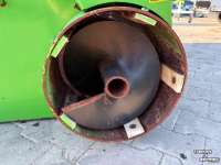 Silage grab-cutter VDW Voederbak met twee vijzels