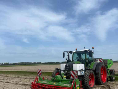 Tractor Fendt 300 S4/G4