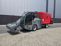 Self-propelled feed mixer Airmix Peecon Biga 20-215 Rapide zelfrijder
