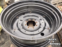 Wheels, Tyres, Rims & Dual spacers Case-IH 18x42 en 15x30 Metallic zwart 2 meter spoorbreedte