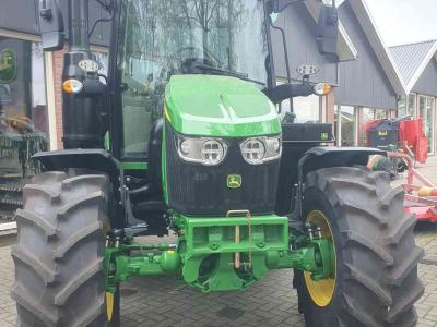 Tractor John Deere 6120M