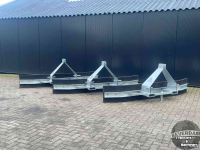 Rubber yard scraper  Rubberschuif trekker en lepelbevestiging