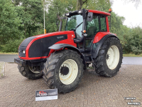 Tractor Valtra Valtra T 190     (rood)