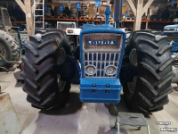 Tractor County 1124