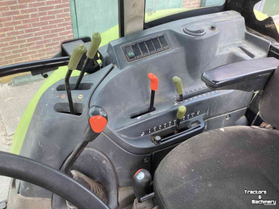 Tractor Claas Axos 310