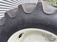 Wheels, Tyres, Rims & Dual spacers BKT Set Bkt Agrimax banden 420/85R34 en 340/85R24 gemonteerd op verstelbare velgen