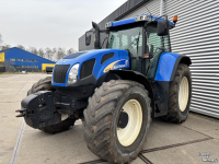 Tractor New Holland TVT135