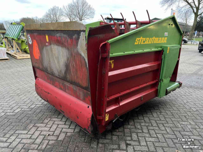 Silage-block distribution wagon Strautmann BVW blokkenwagen