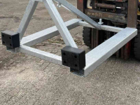 Other transport and industrial equipment and accessories  Werktuigendrager / Heftruckbok / oppikbok