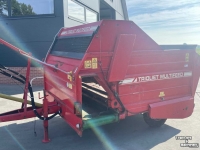 Silage-block distribution wagon Trioliet Blowa