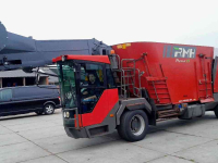 Self-propelled feed mixer RMH 19 platinum