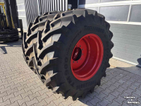 Wheels, Tyres, Rims & Dual spacers Trelleborg 600/70R30 TM900 op 10 gaats 20x30 Fendt velgen