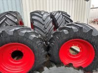 Wheels, Tyres, Rims & Dual spacers  Trelleborg VF600/60R30  op velg 10 gats