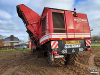 Sugar beet harvester Grimme Maxtron 620