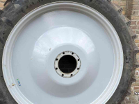 Wheels, Tyres, Rims & Dual spacers BKT 270/95R36 + 300/95R52 70%