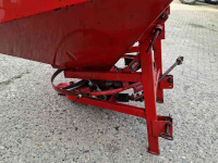 Fertilizer spreader Lely Gedragen kunstmeststrooier
