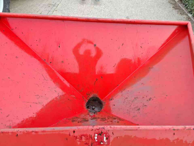 Fertilizer spreader Lely Gedragen kunstmeststrooier
