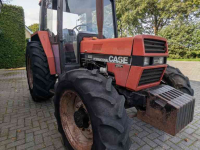 Tractor Case-IH 833