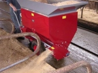 Other livestock equipment and accessories  Zaagselstrooier