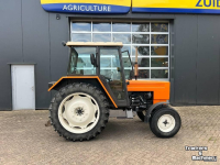 Tractor Renault 551