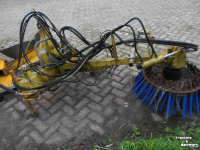 Weed brusher  burtec onkruidborstel