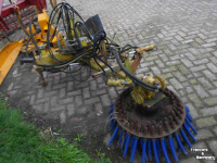Weed brusher  burtec onkruidborstel