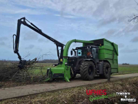 Tractor JCB Fastrac 4220 + Cheetah 30 Houtversnipperaar / Houthakselaar + Nokka HK4872P houtkraan Snipper combi / Chipper Combi