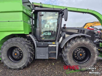 Tractor JCB Fastrac 4220 + Cheetah 30 Houtversnipperaar / Houthakselaar + Nokka HK4872P houtkraan Snipper combi / Chipper Combi