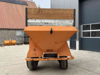 Other fertilization equipment and accessories  Mammouth turf / compoststrooier