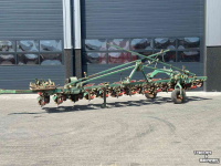 Seed drill Monozentra Fahse Monozentra bieten zaaimachine met 12 elementen loopwielen en transportwielen