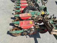 Seed drill Monozentra Fahse Monozentra bieten zaaimachine met 12 elementen loopwielen en transportwielen