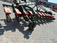 Seed drill Monozentra Fahse Monozentra bieten zaaimachine met 12 elementen loopwielen en transportwielen
