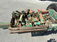 Seed drill Monozentra Fahse Monozentra bieten zaaimachine met 12 elementen loopwielen en transportwielen