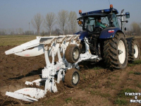Deep subsoiler Kramer ERMO KLEIPLOEG 5 + 1 on land in de veur