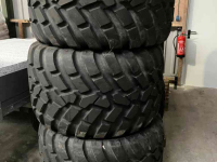 Wheels, Tyres, Rims & Dual spacers BKT 620/40R22,5, incl. velg!