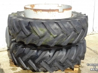 Wheels, Tyres, Rims & Dual spacers  16.9 38 banden dubbellucht