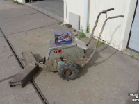 Manure scraper Limpar Roosterschuif SP94 Accu mestschuif elektrisch Accu 24 Volt
