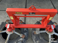 Feed sweeper wheel Kemp Dubbele voerbandveger
