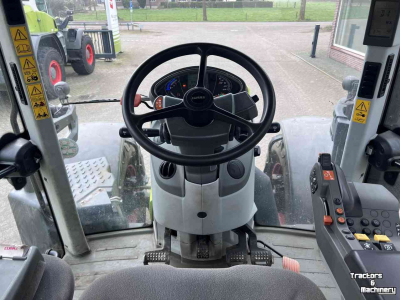 Tractor Claas Arion 610