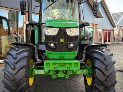 Tractor John Deere 6120M