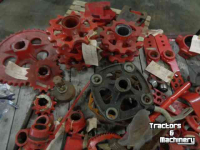 Diverse new spare-parts Mengele opraapwagens