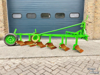 Ploughs  Stoppelploeg 6 schaar